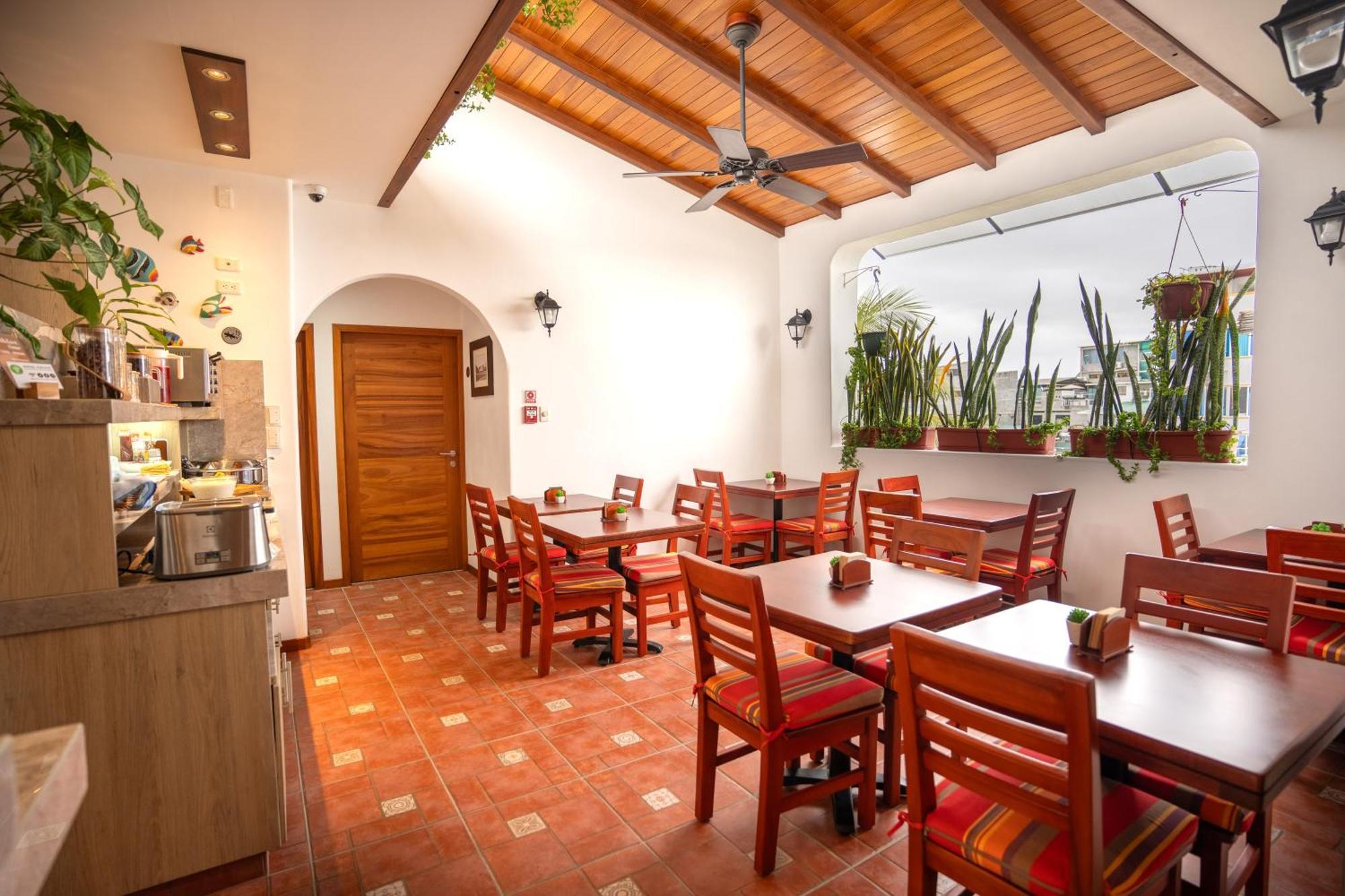 Hotel Cucuve Puerto Ayora  Zewnętrze zdjęcie